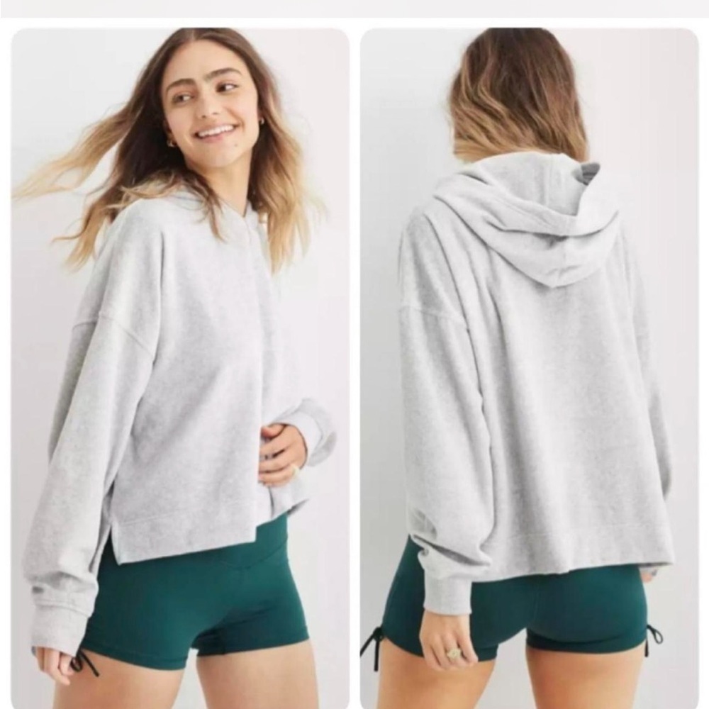 Aerie velour Gray Cropped Hoodie Size Medium